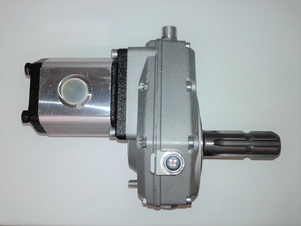 Art. Nr. GE-BG2-Stummel-A - Zapfwellengetriebe BG2 mit Stummel und Pumpe